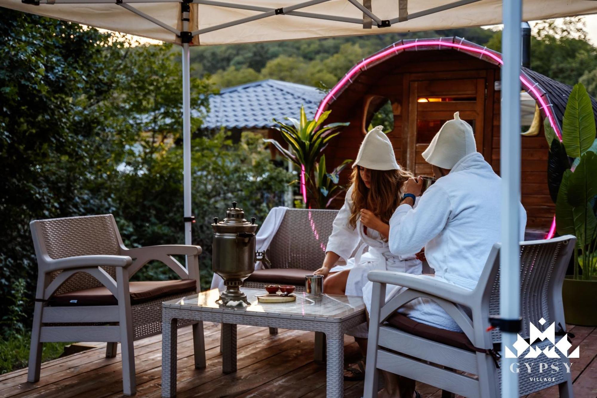 Gipsy Village Park Hotel Asureti エクステリア 写真