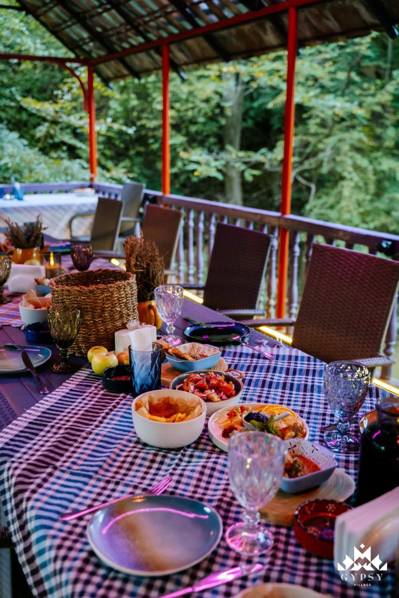 Gipsy Village Park Hotel Asureti エクステリア 写真