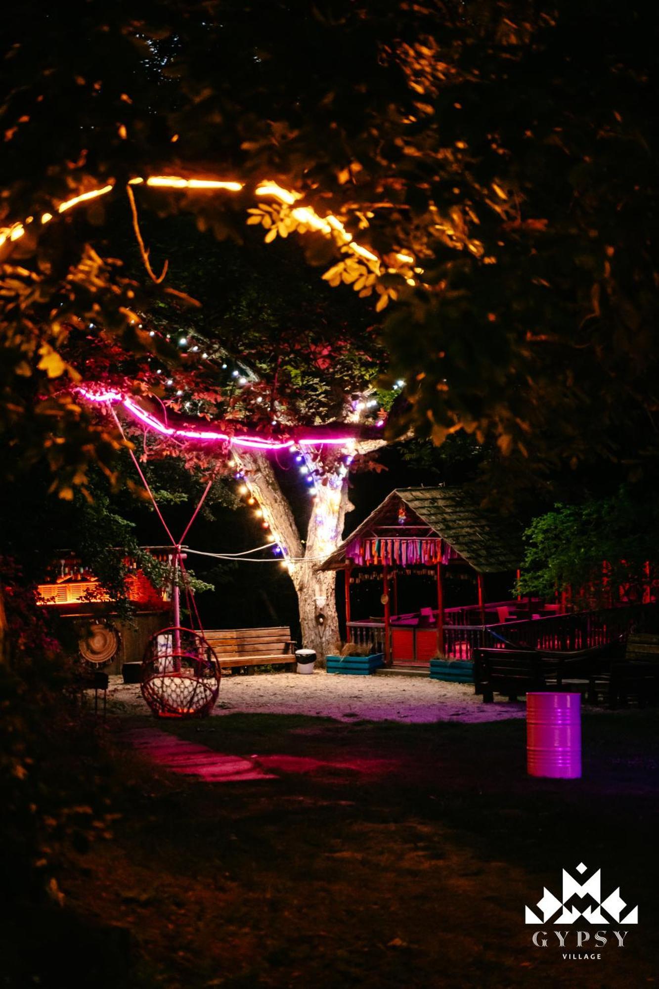 Gipsy Village Park Hotel Asureti エクステリア 写真