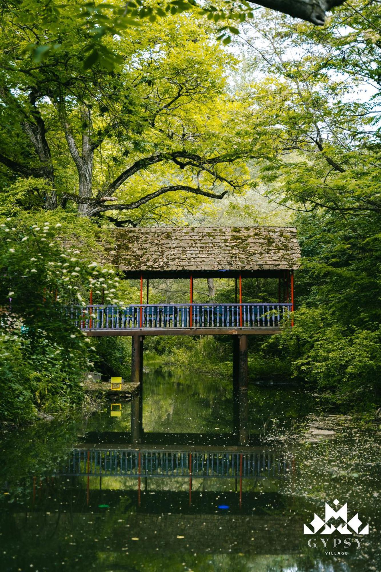 Gipsy Village Park Hotel Asureti エクステリア 写真